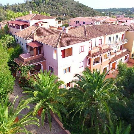 Residence Sos Alinos Cala Liberotto Exteriör bild