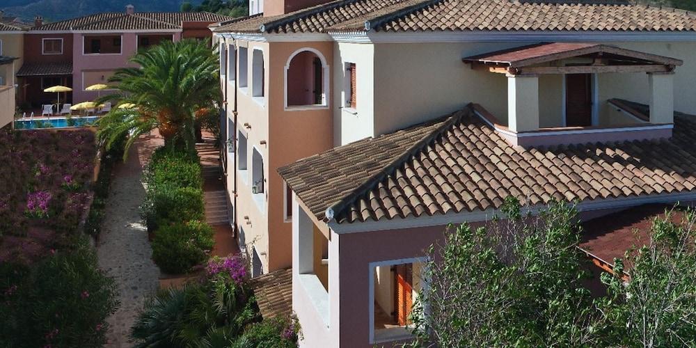 Residence Sos Alinos Cala Liberotto Exteriör bild