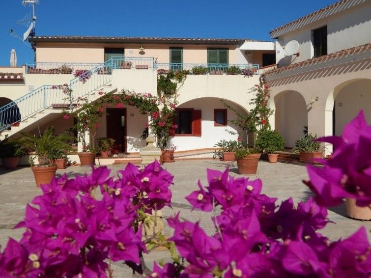 Residence Sos Alinos Cala Liberotto Exteriör bild