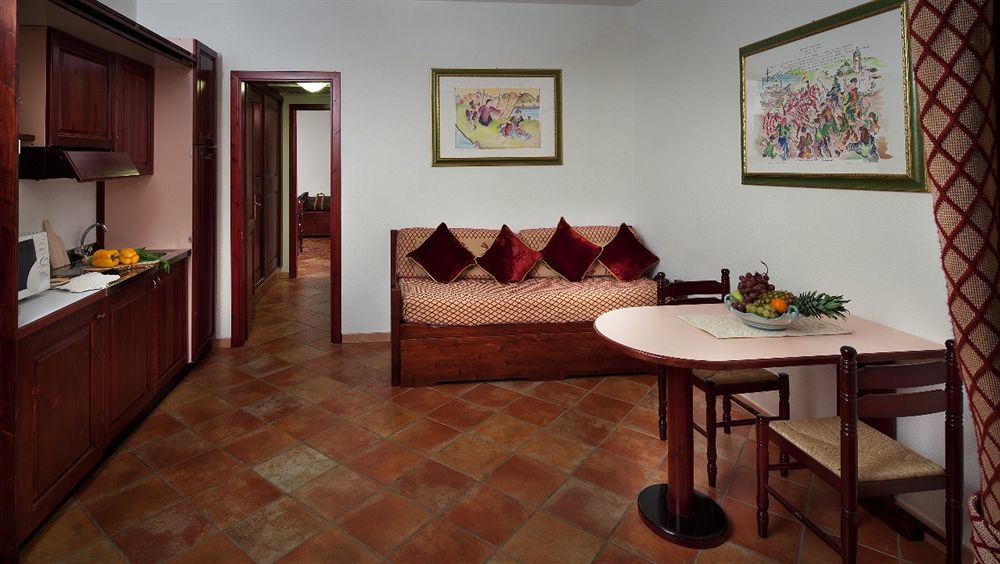 Residence Sos Alinos Cala Liberotto Exteriör bild