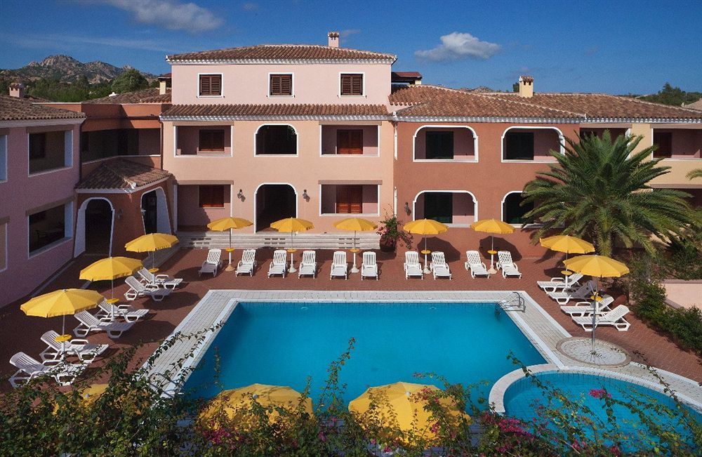 Residence Sos Alinos Cala Liberotto Exteriör bild