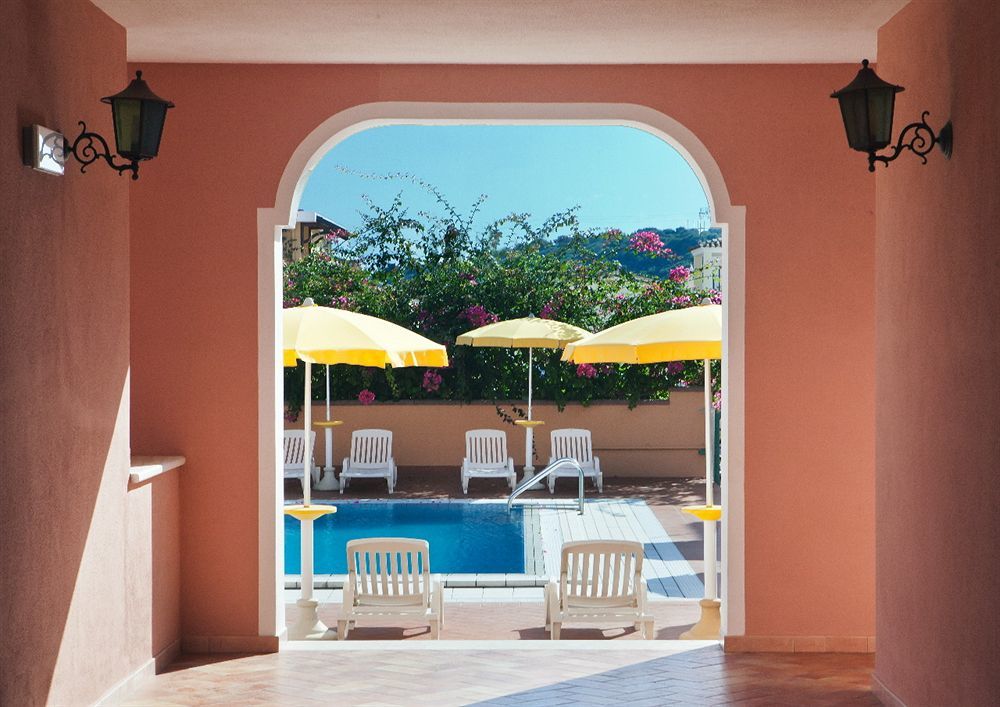 Residence Sos Alinos Cala Liberotto Exteriör bild