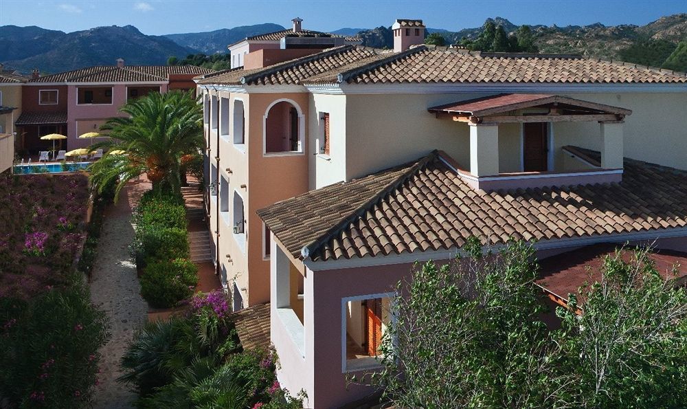 Residence Sos Alinos Cala Liberotto Exteriör bild