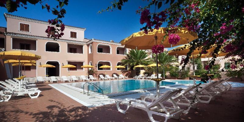 Residence Sos Alinos Cala Liberotto Exteriör bild
