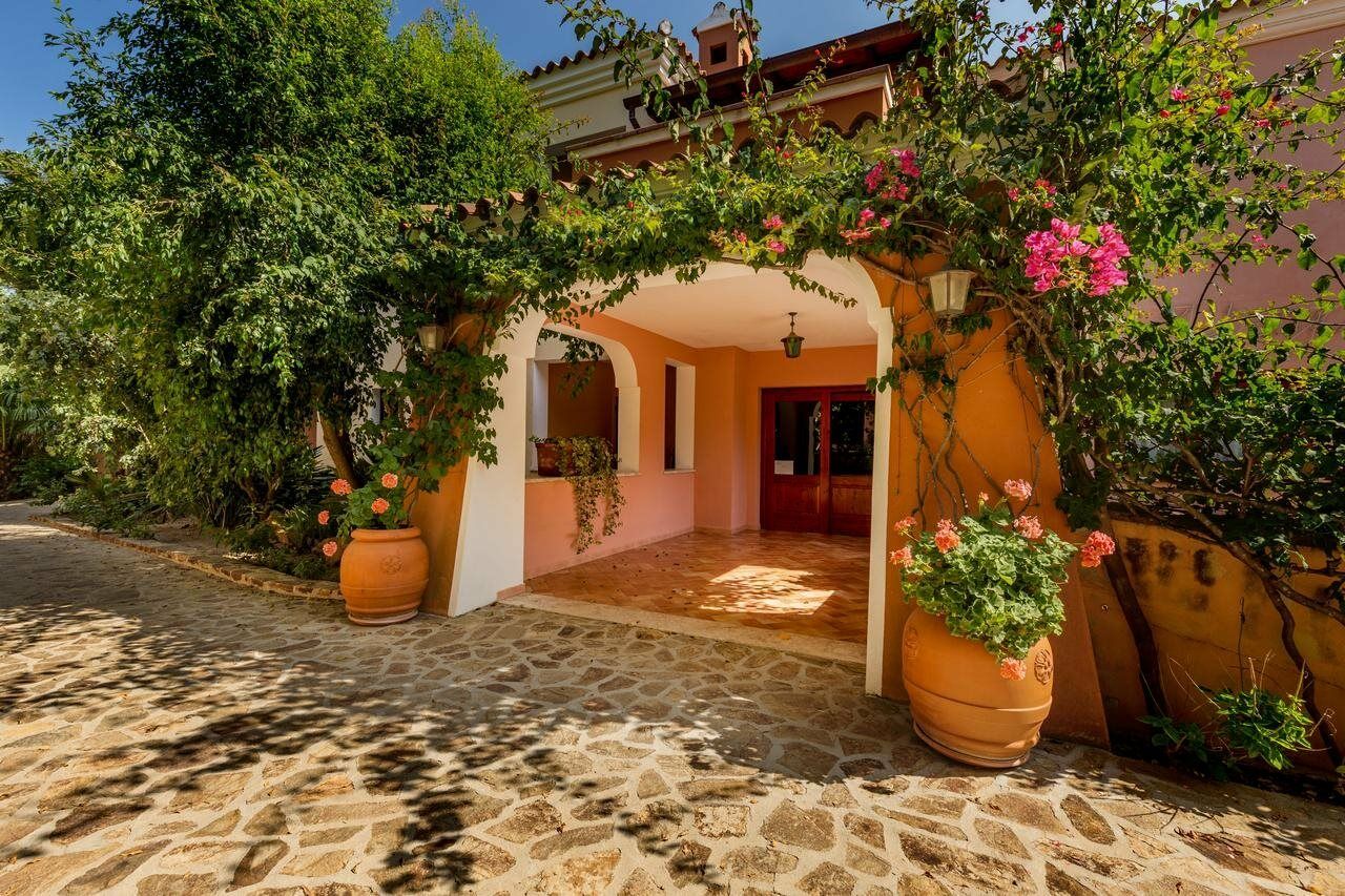 Residence Sos Alinos Cala Liberotto Exteriör bild