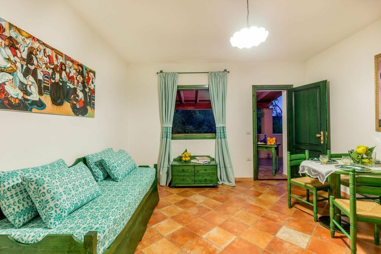 Residence Sos Alinos Cala Liberotto Exteriör bild