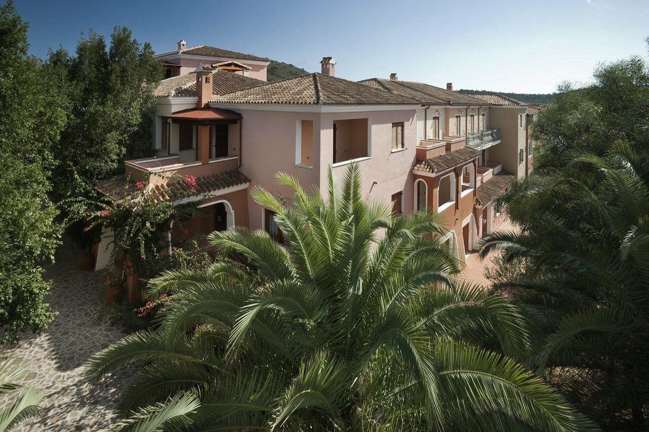 Residence Sos Alinos Cala Liberotto Exteriör bild